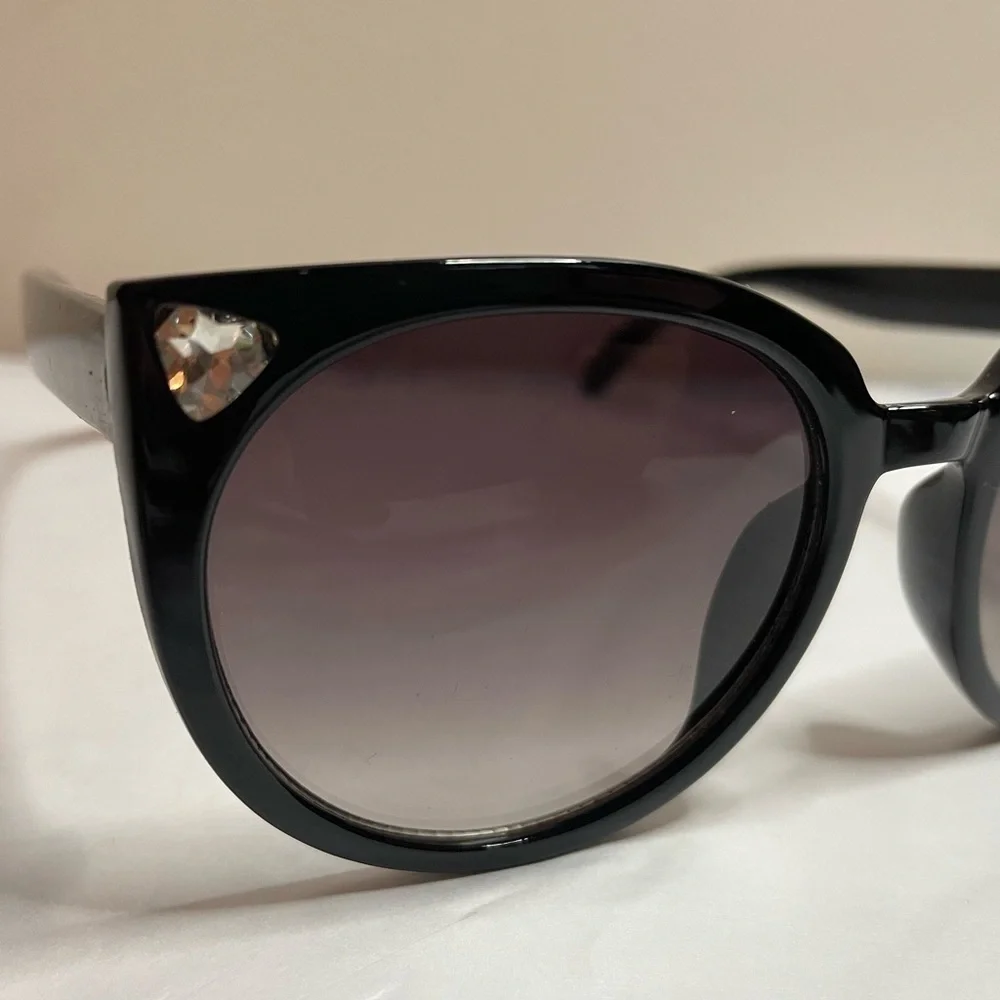 The childrens place black cat eye shaped sunglasses heart rhinestone